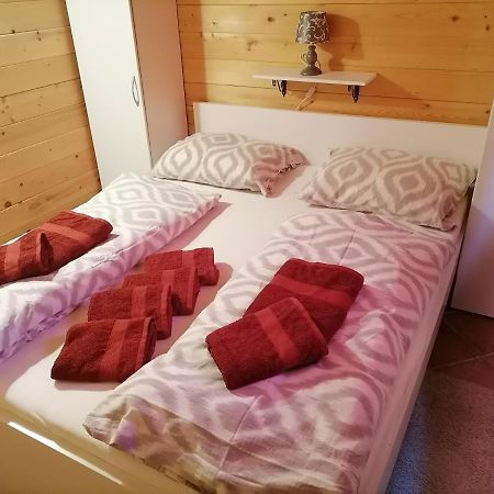 Apartma Suzy Pobegi 외부 사진