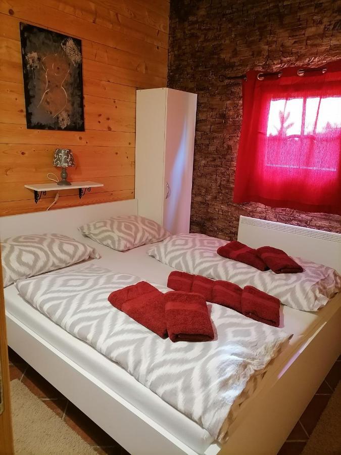 Apartma Suzy Pobegi 외부 사진