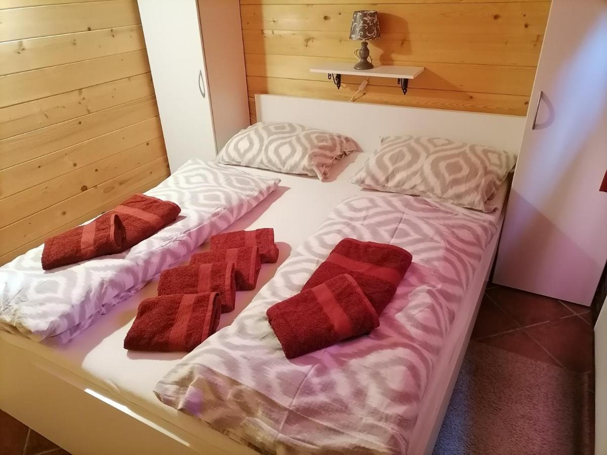 Apartma Suzy Pobegi 외부 사진